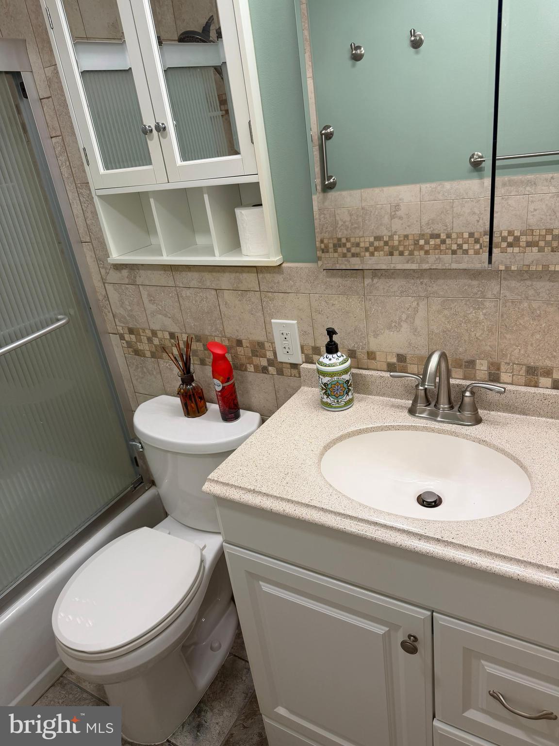 CONTEMPORARY VLG - Residential