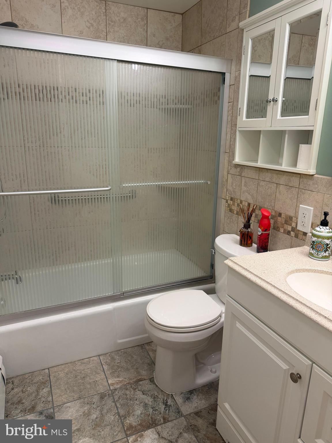 CONTEMPORARY VLG - Residential