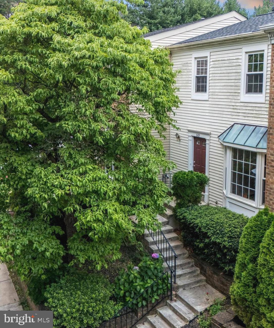 6105 HERON POND COURT