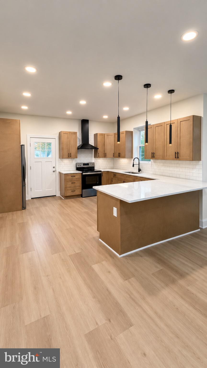 604 E LOCUST AVENUE