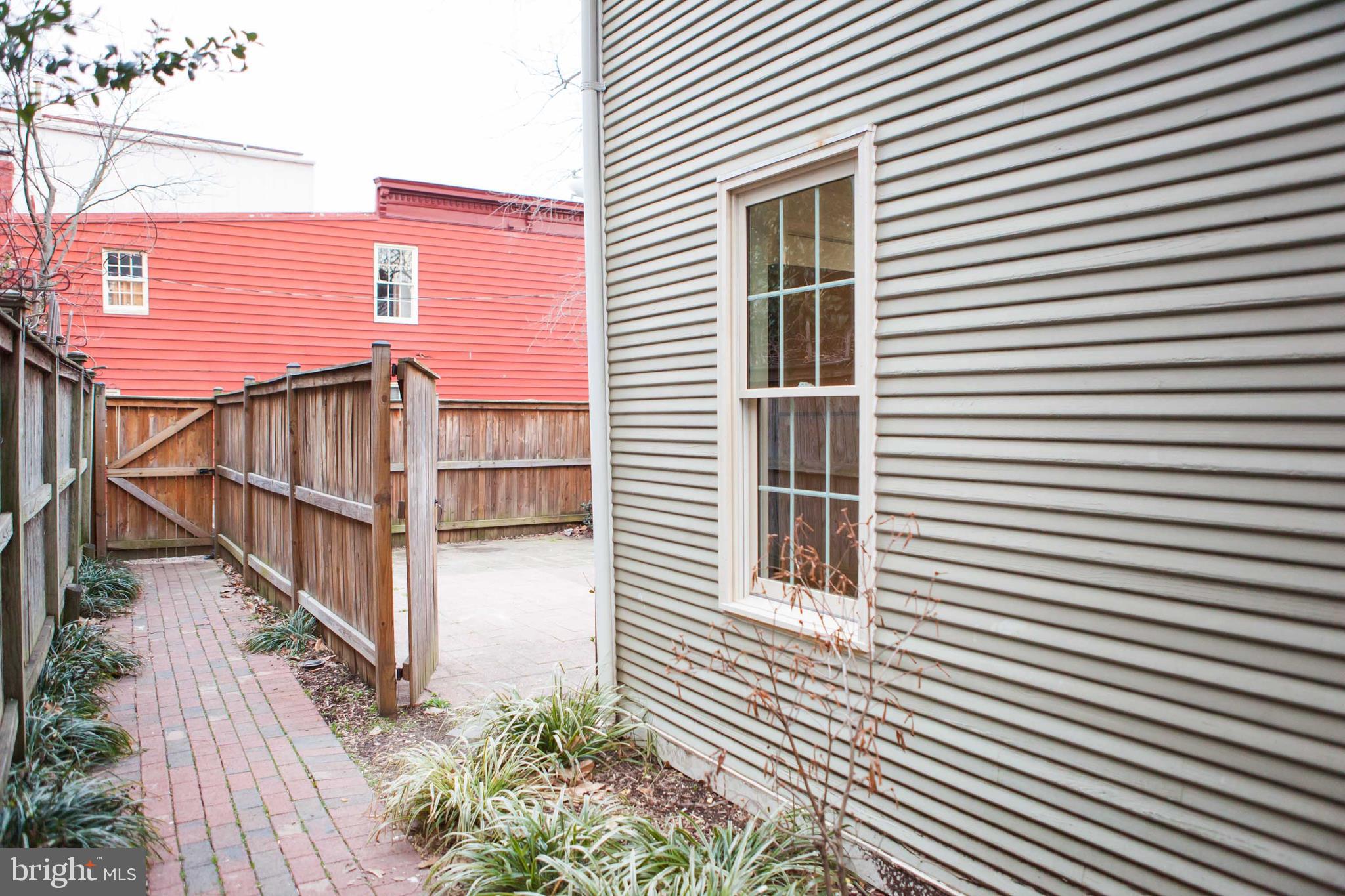 ALEXANDRIA - Residential Lease