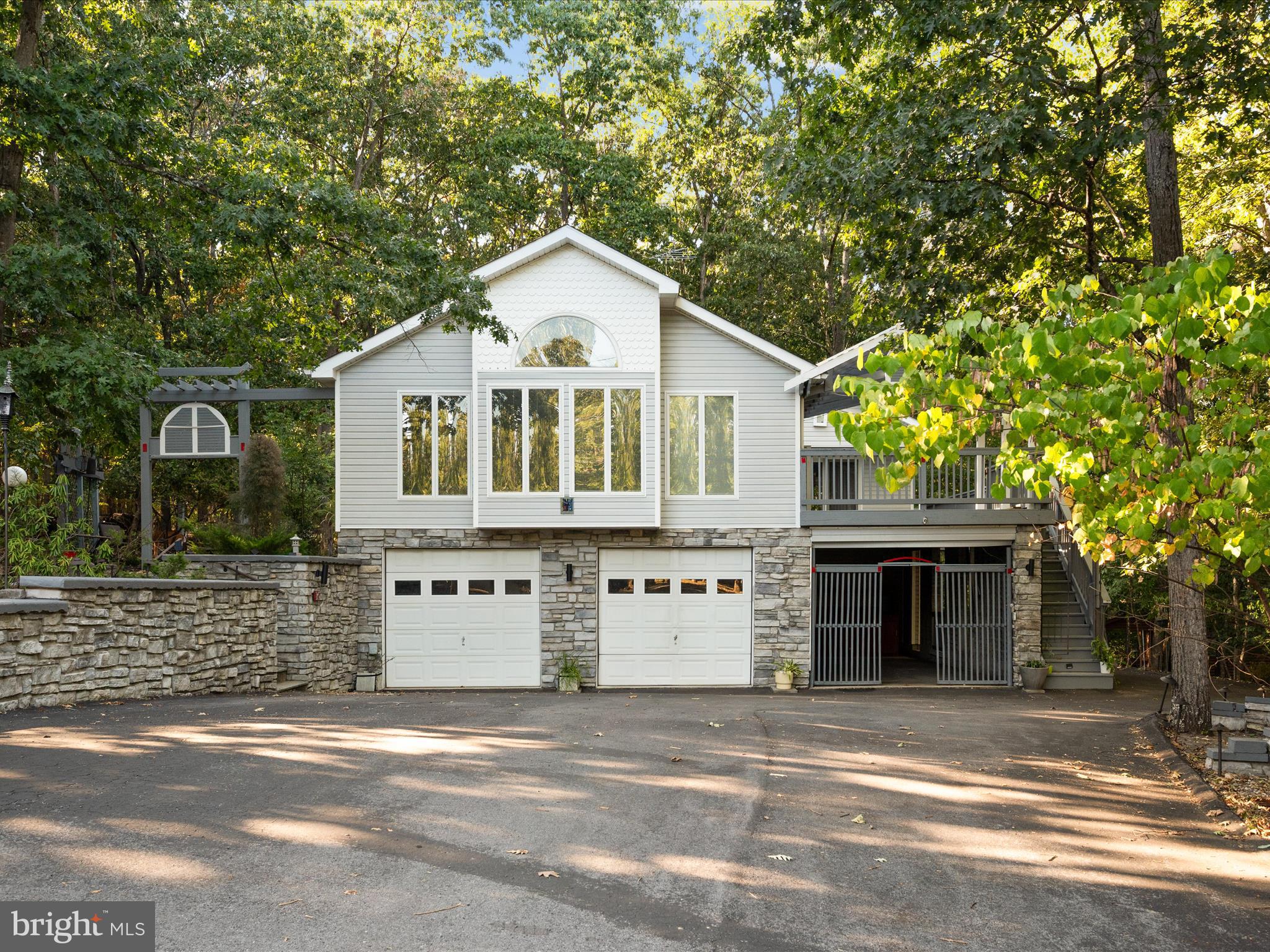 LAKE HOLIDAY ESTATES - Residential