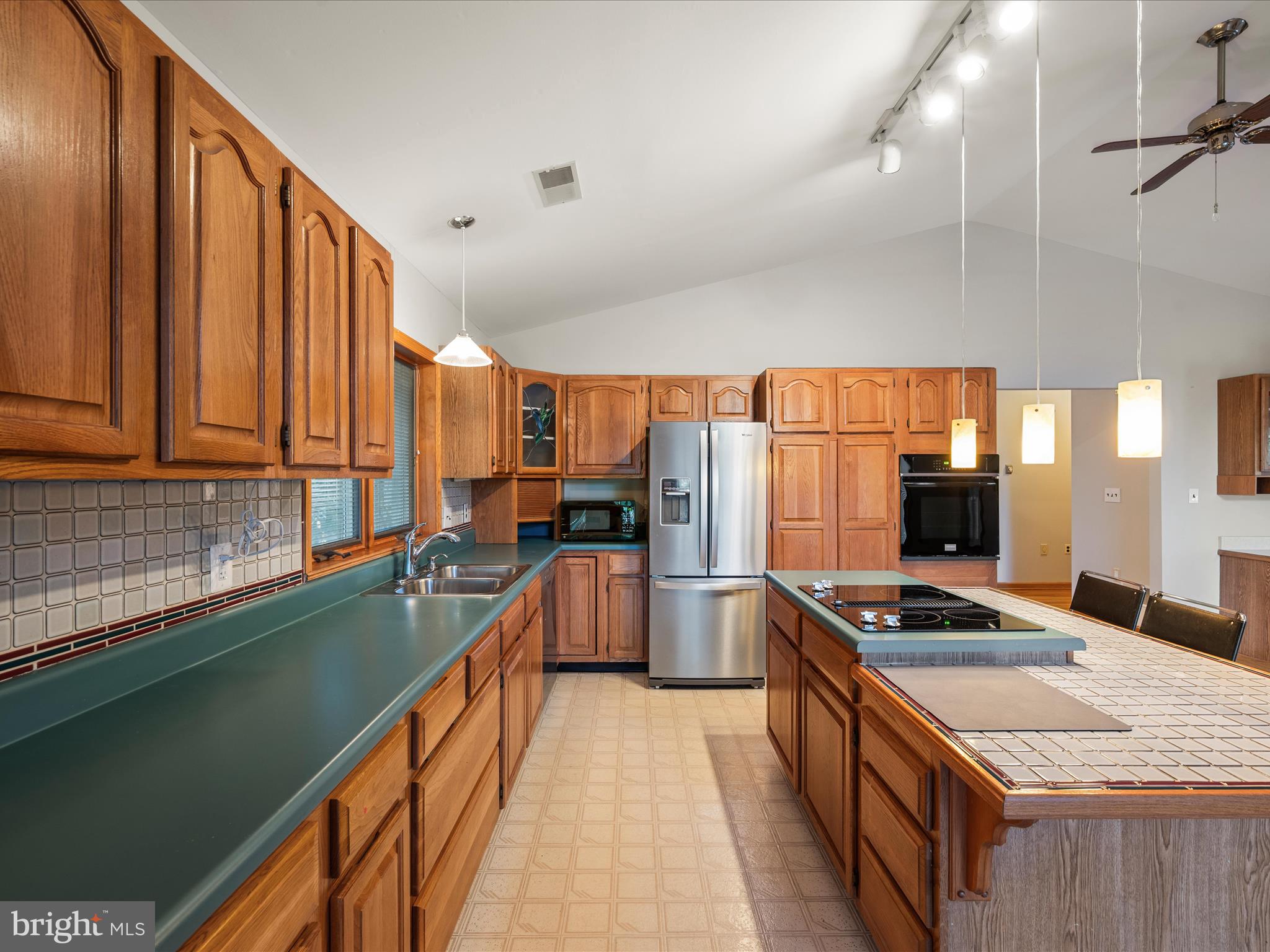 LAKE HOLIDAY ESTATES - Residential