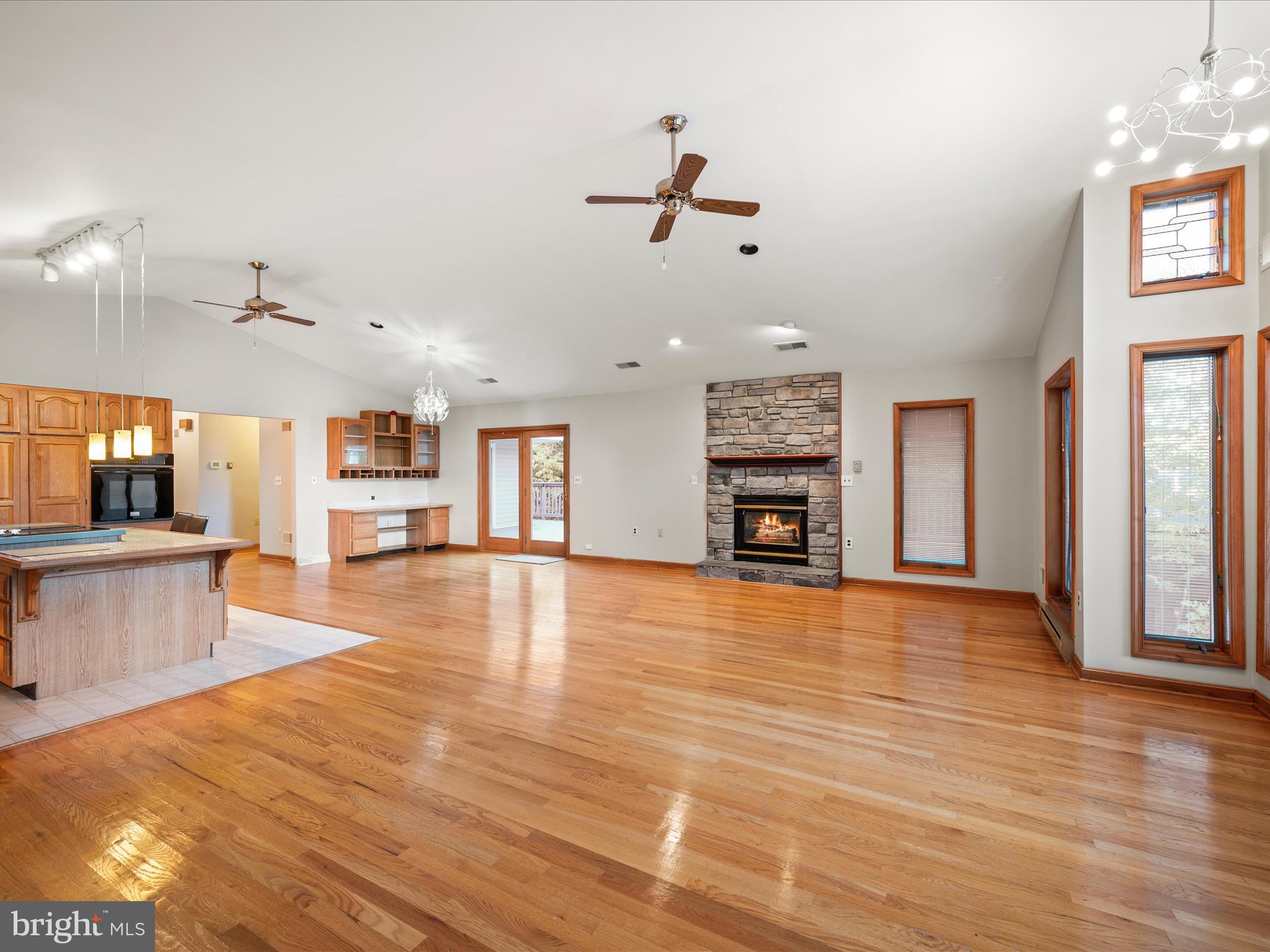 LAKE HOLIDAY ESTATES - Residential