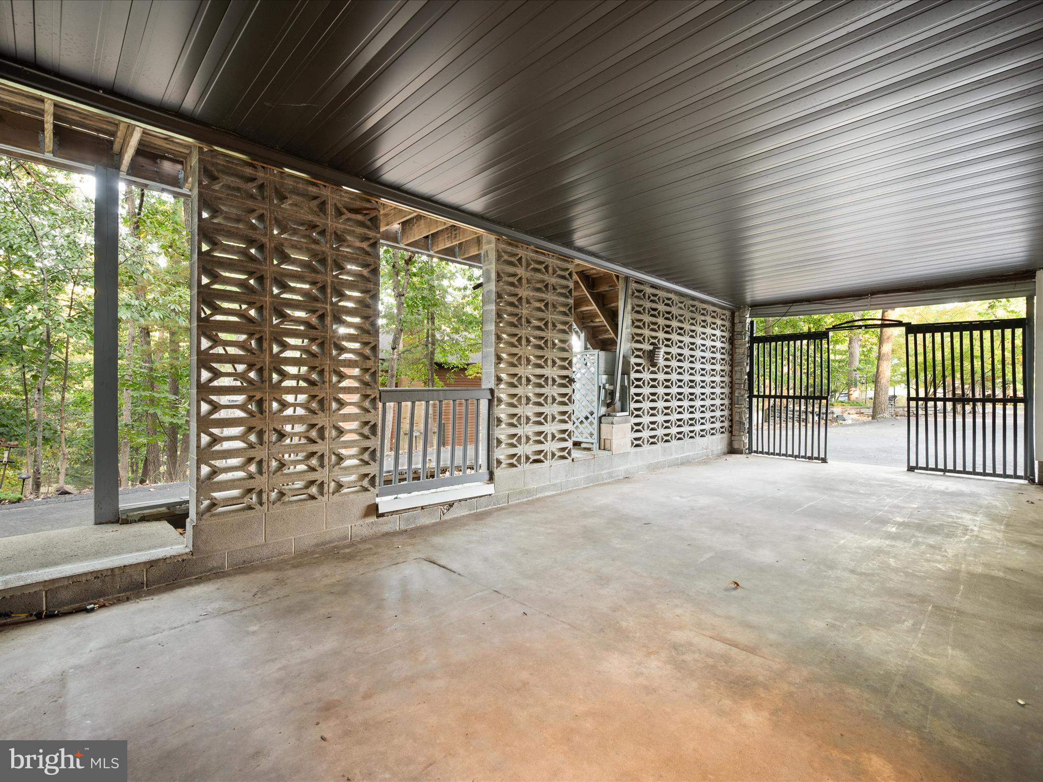 LAKE HOLIDAY ESTATES - Residential