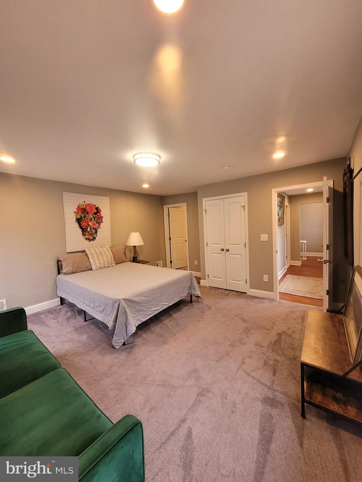 UNION SQUARE - Residential Lease