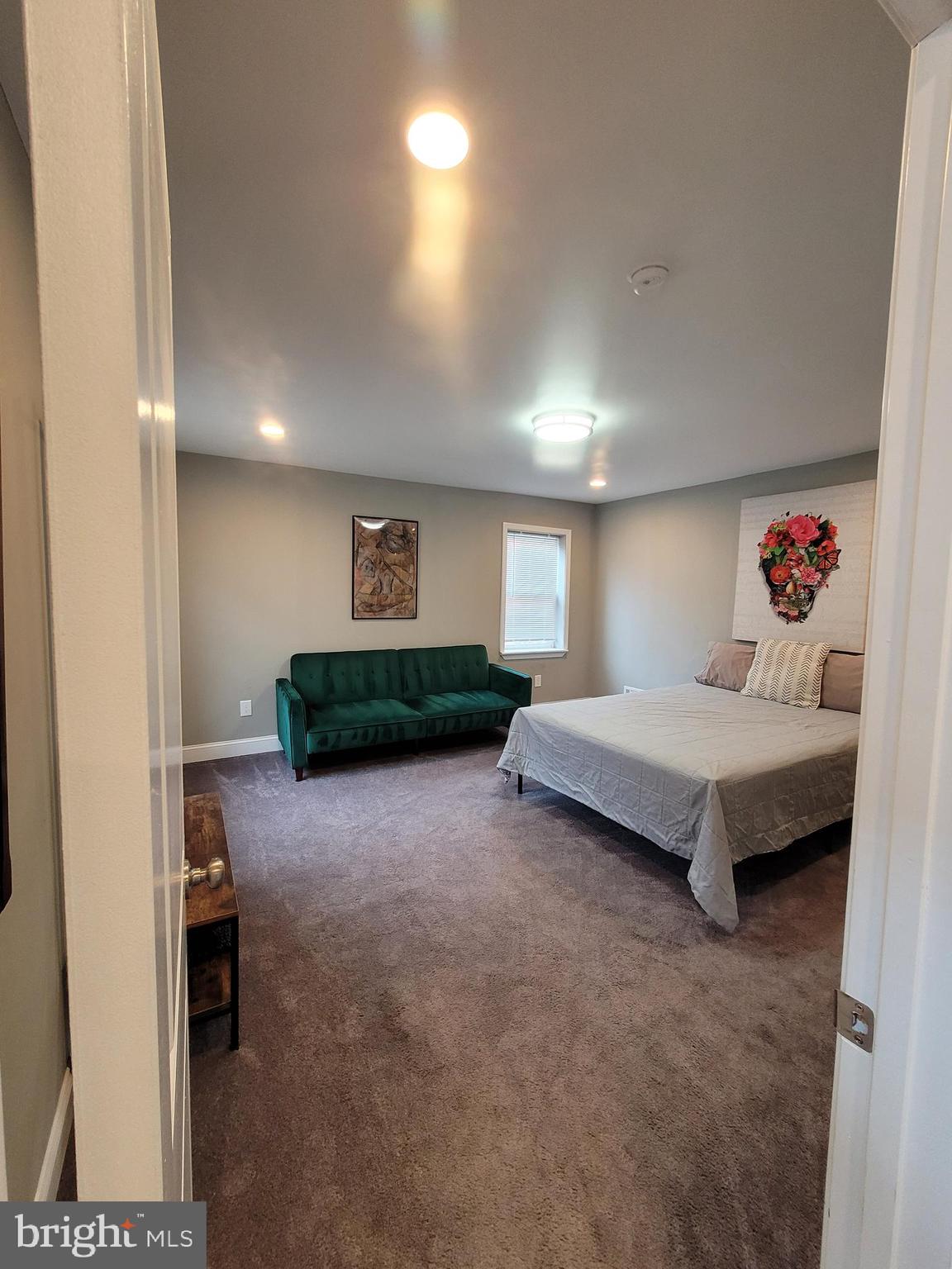 UNION SQUARE - Residential Lease