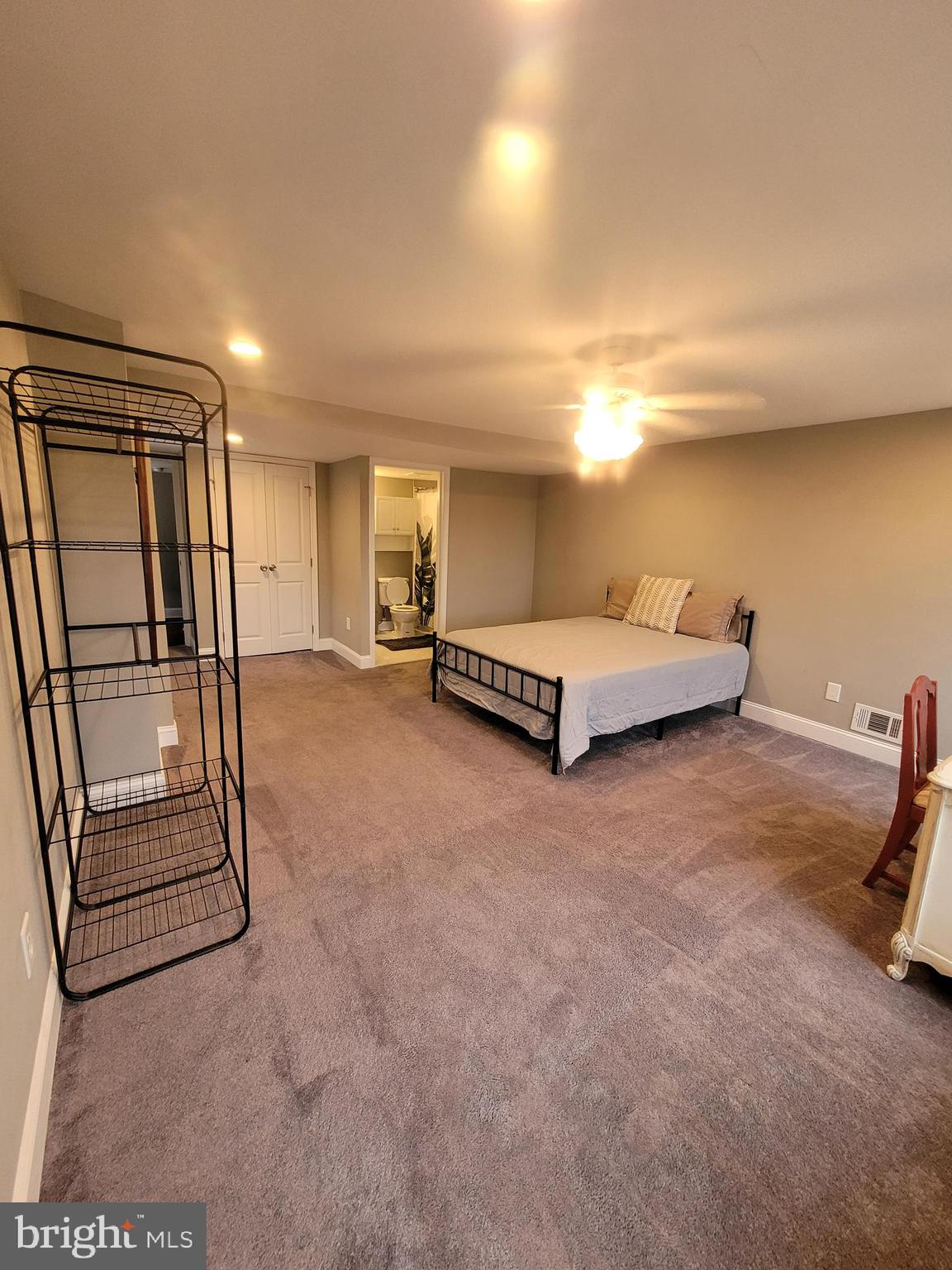 UNION SQUARE - Residential Lease
