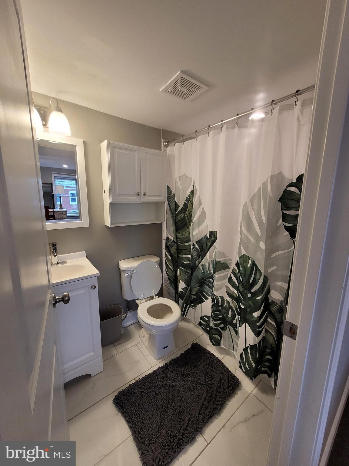 UNION SQUARE - Residential Lease