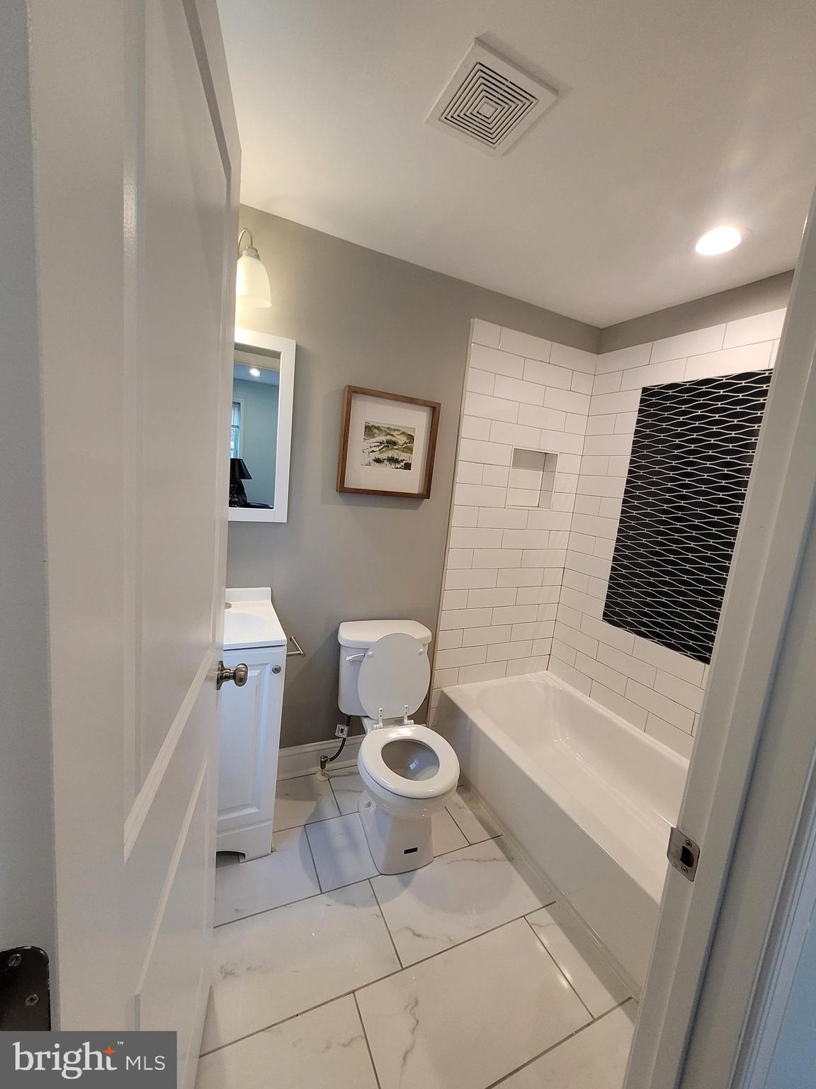 UNION SQUARE - Residential Lease