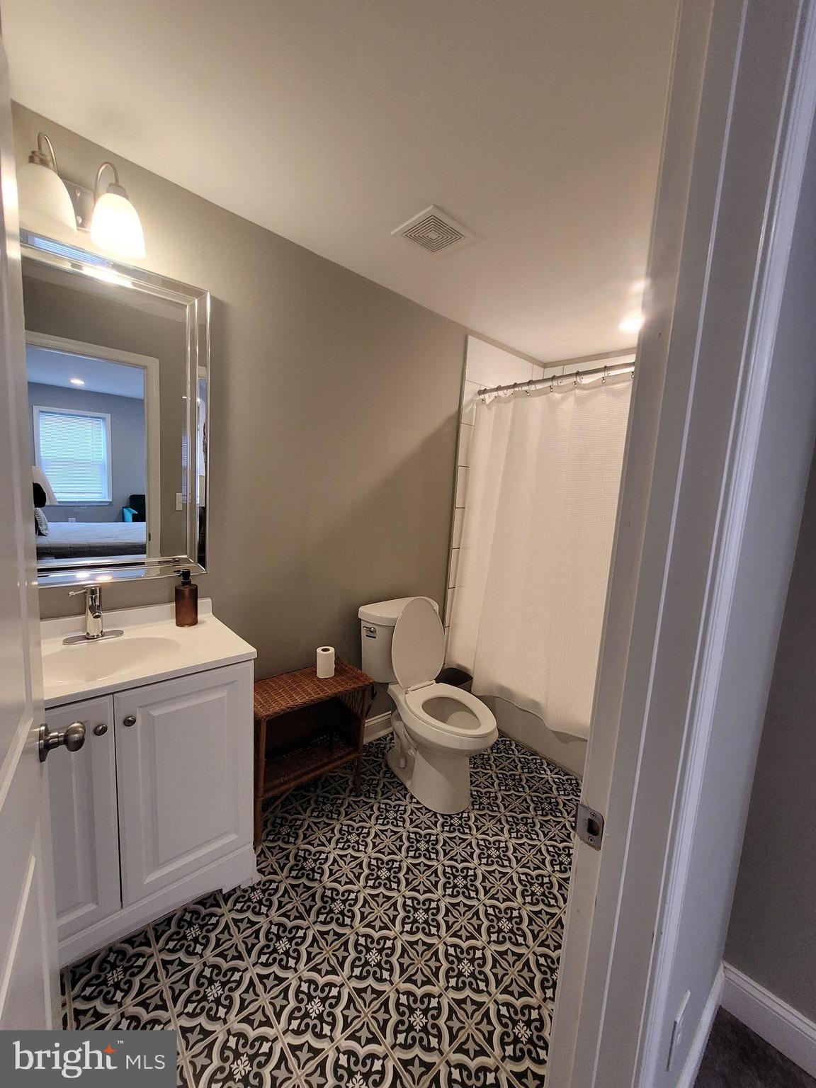 UNION SQUARE - Residential Lease