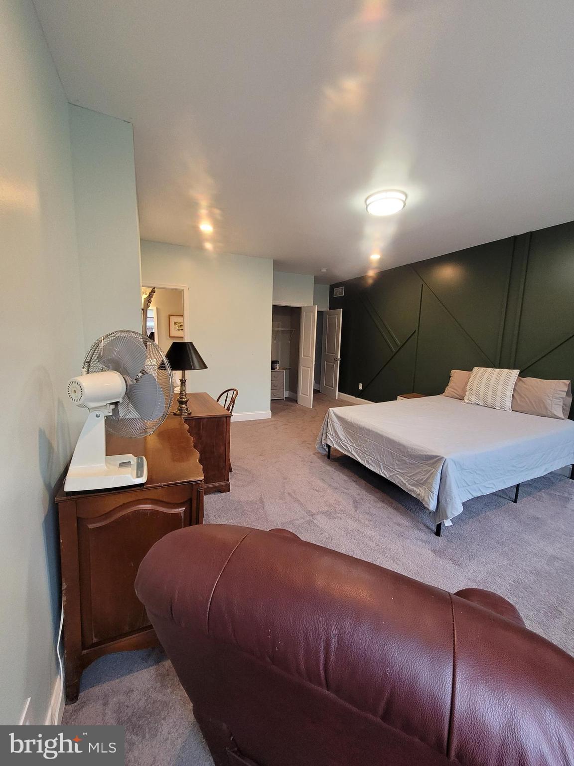 UNION SQUARE - Residential Lease