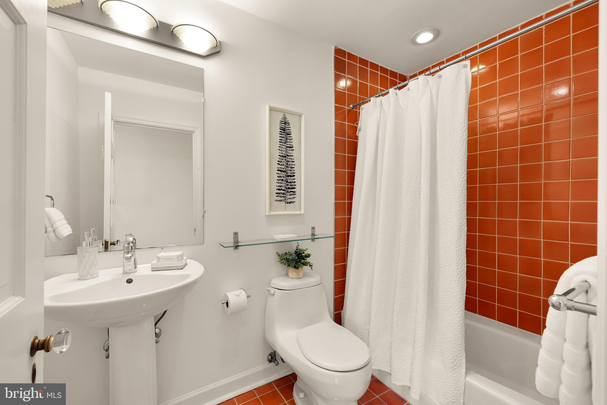 WESTMORELAND HILLS - Residential