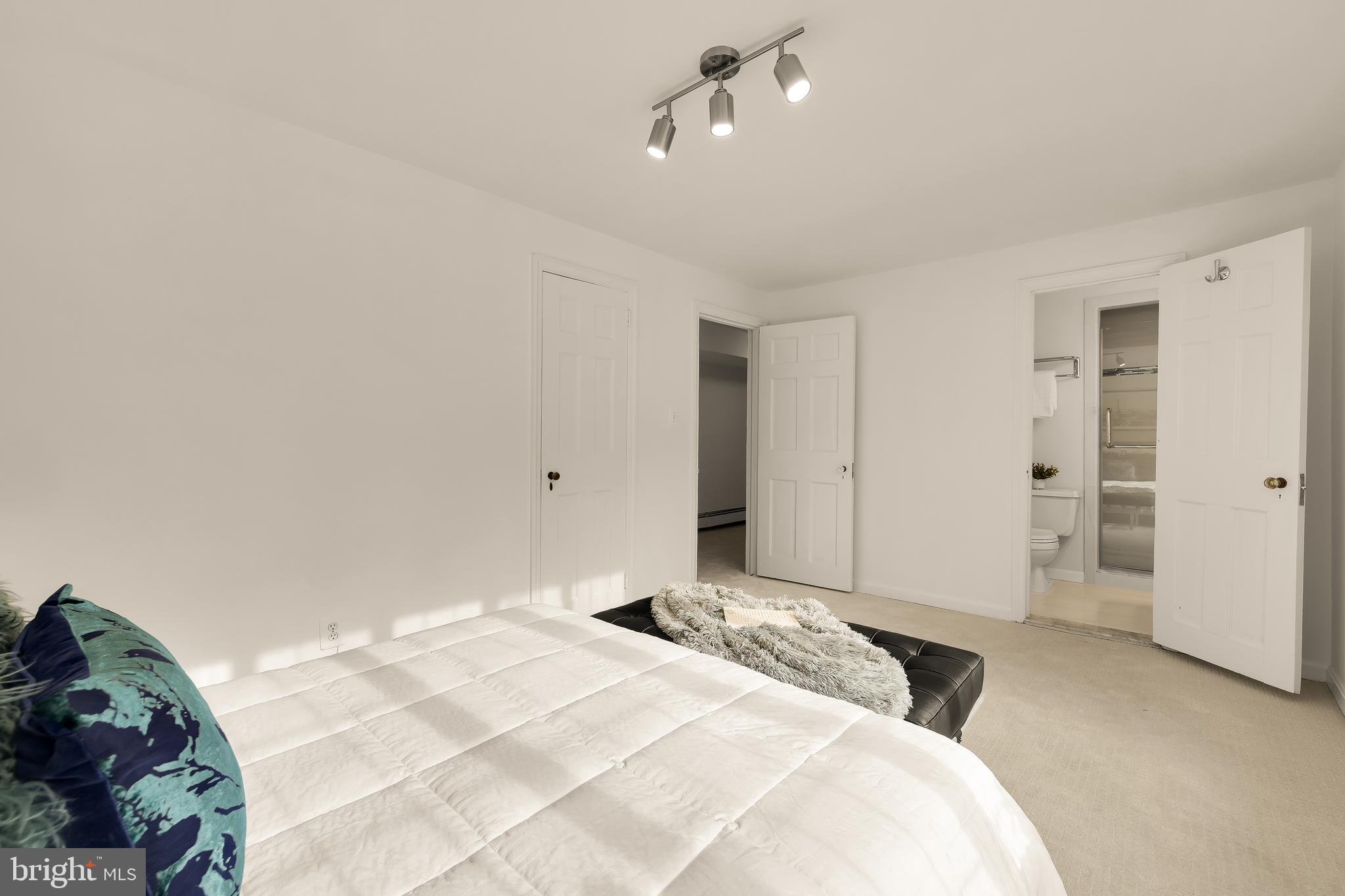 WESTMORELAND HILLS - Residential