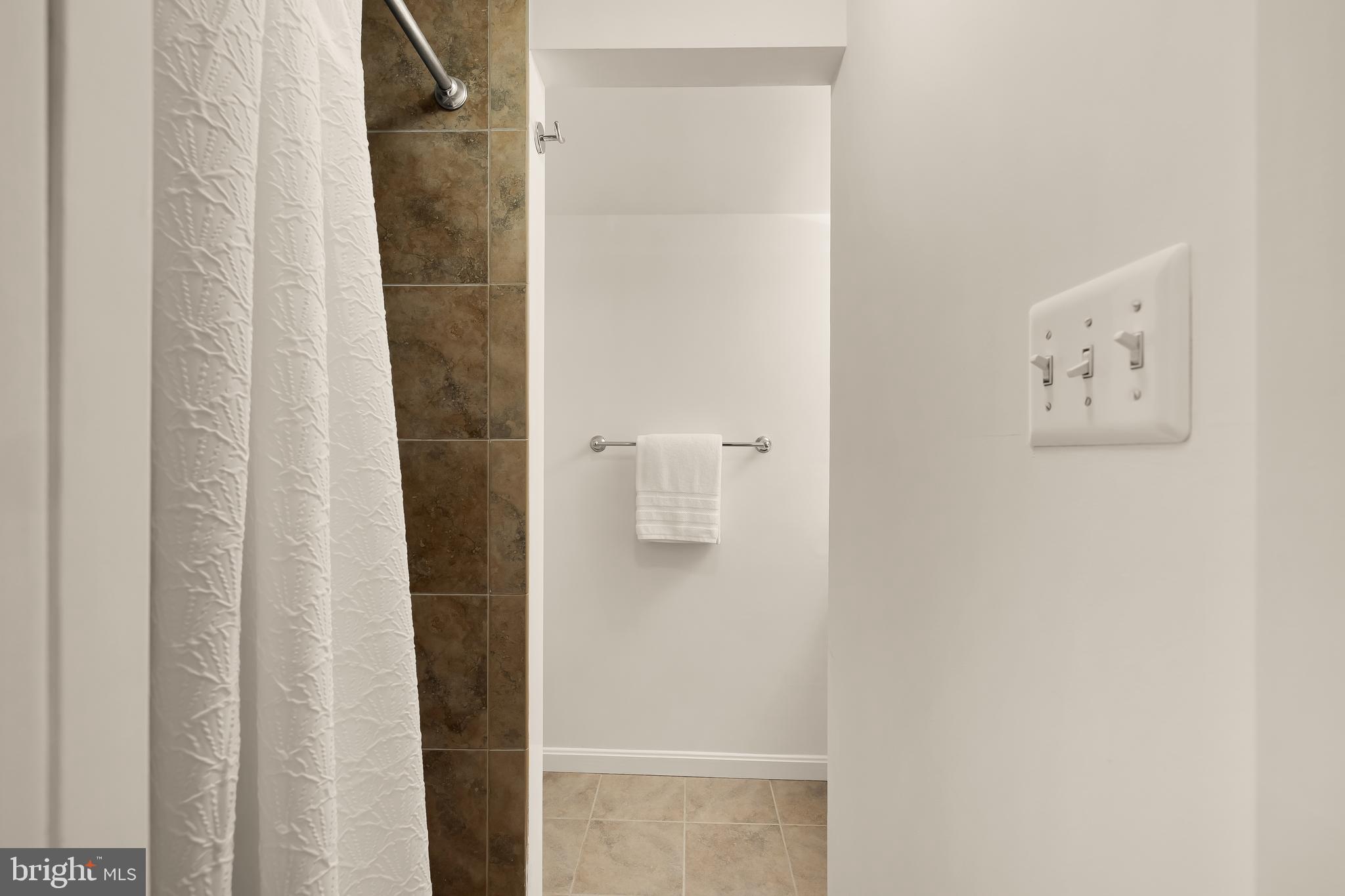 WESTMORELAND HILLS - Residential