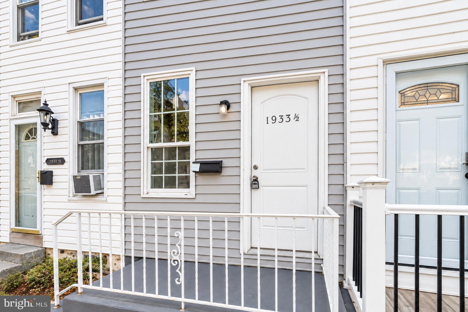1933 LOGAN STREET 1/2