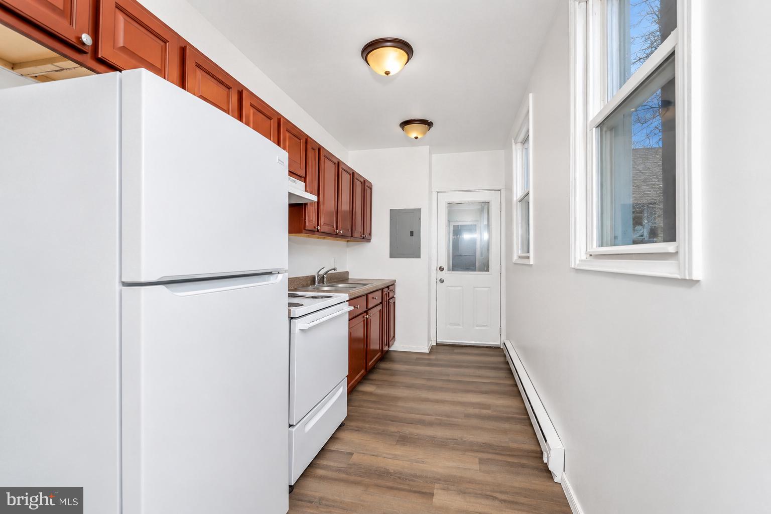 1933 LOGAN STREET 1/2