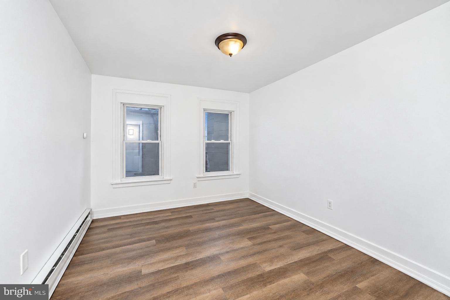 1933 LOGAN STREET 1/2