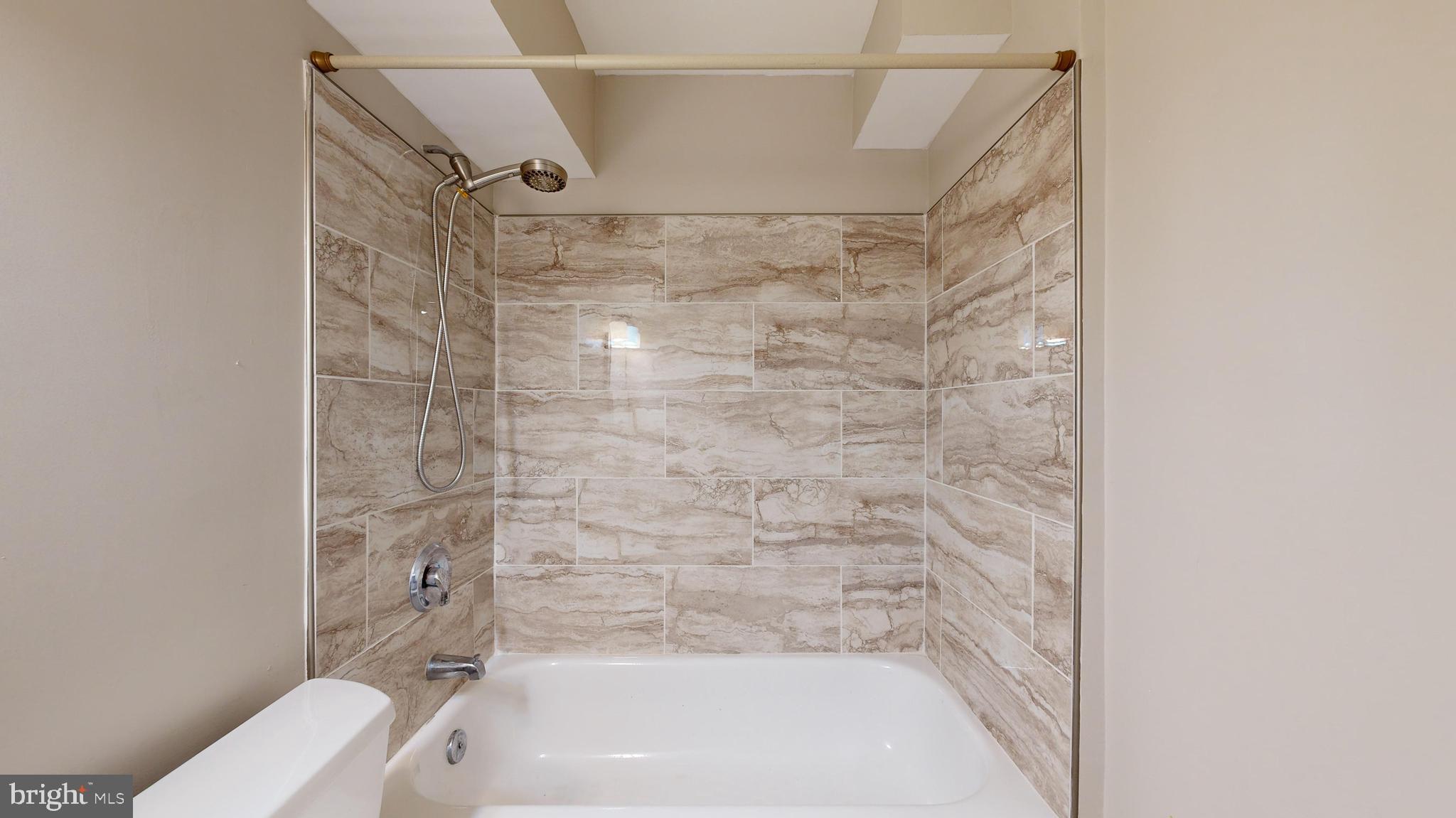 CENTRE RIDGE - Residential Lease