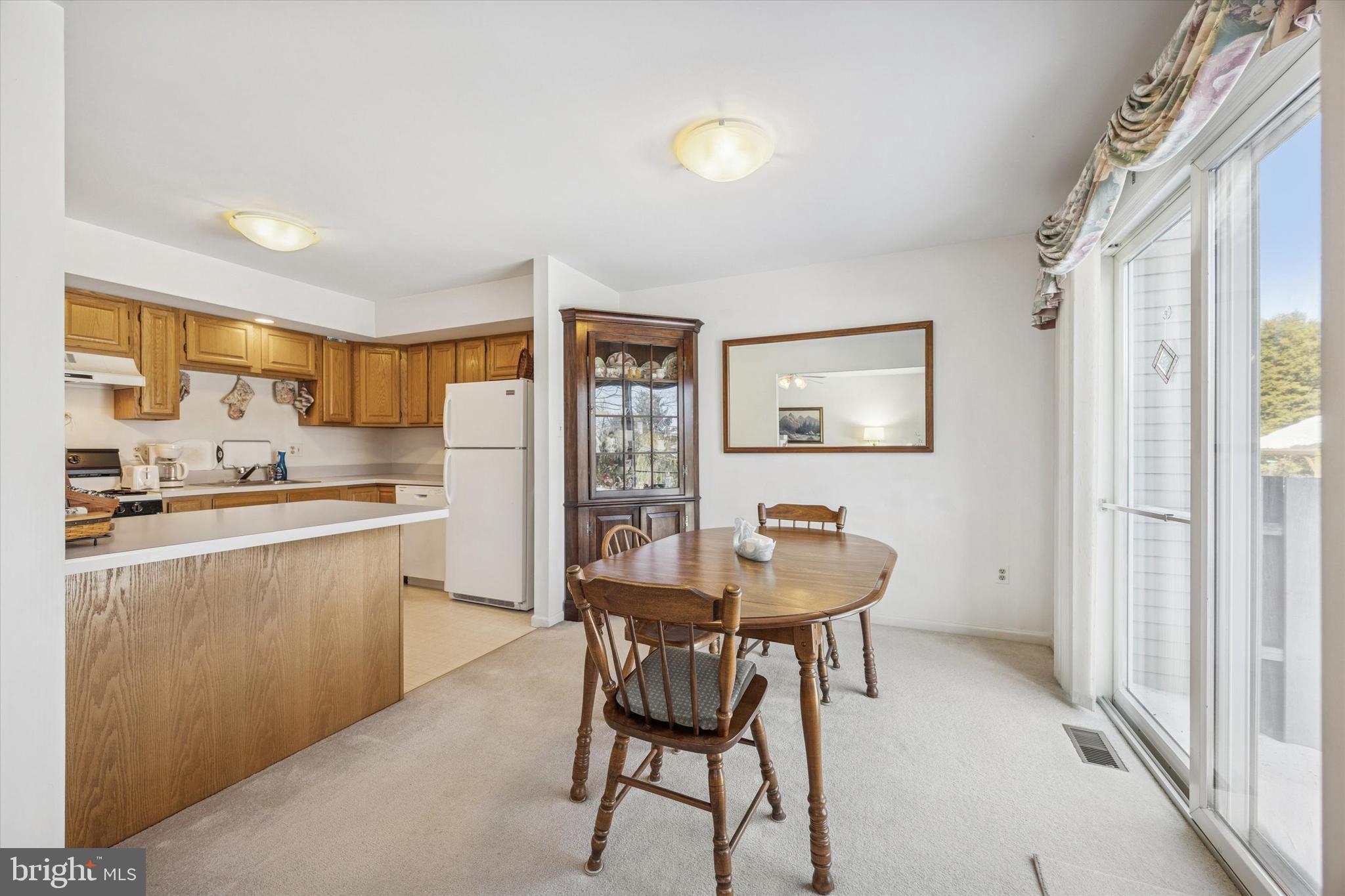 STRAWBERRY FIELDS - Residential