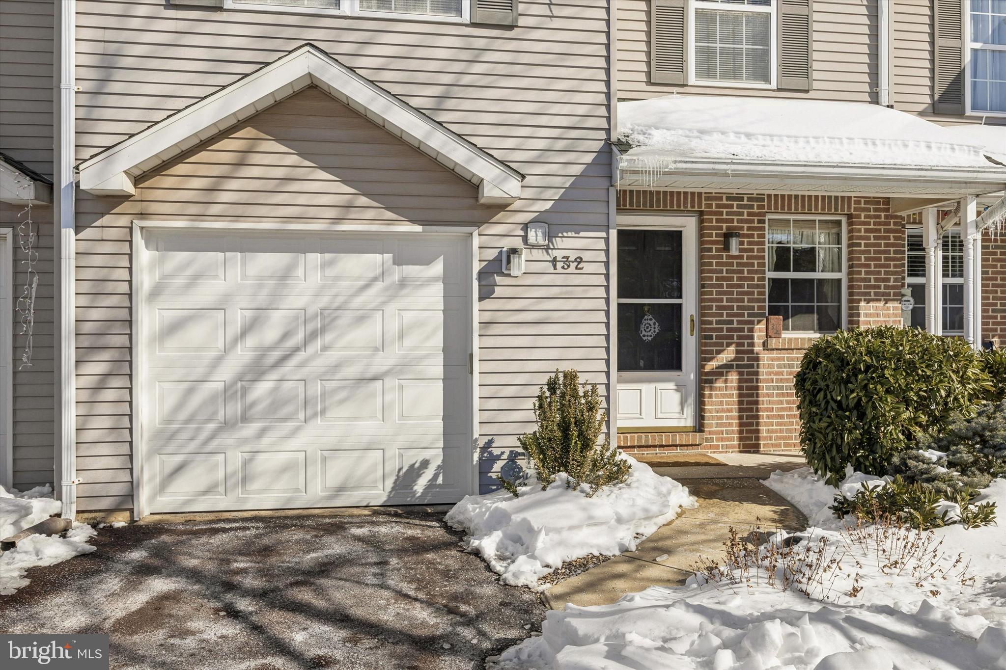 STRAWBERRY FIELDS - Residential