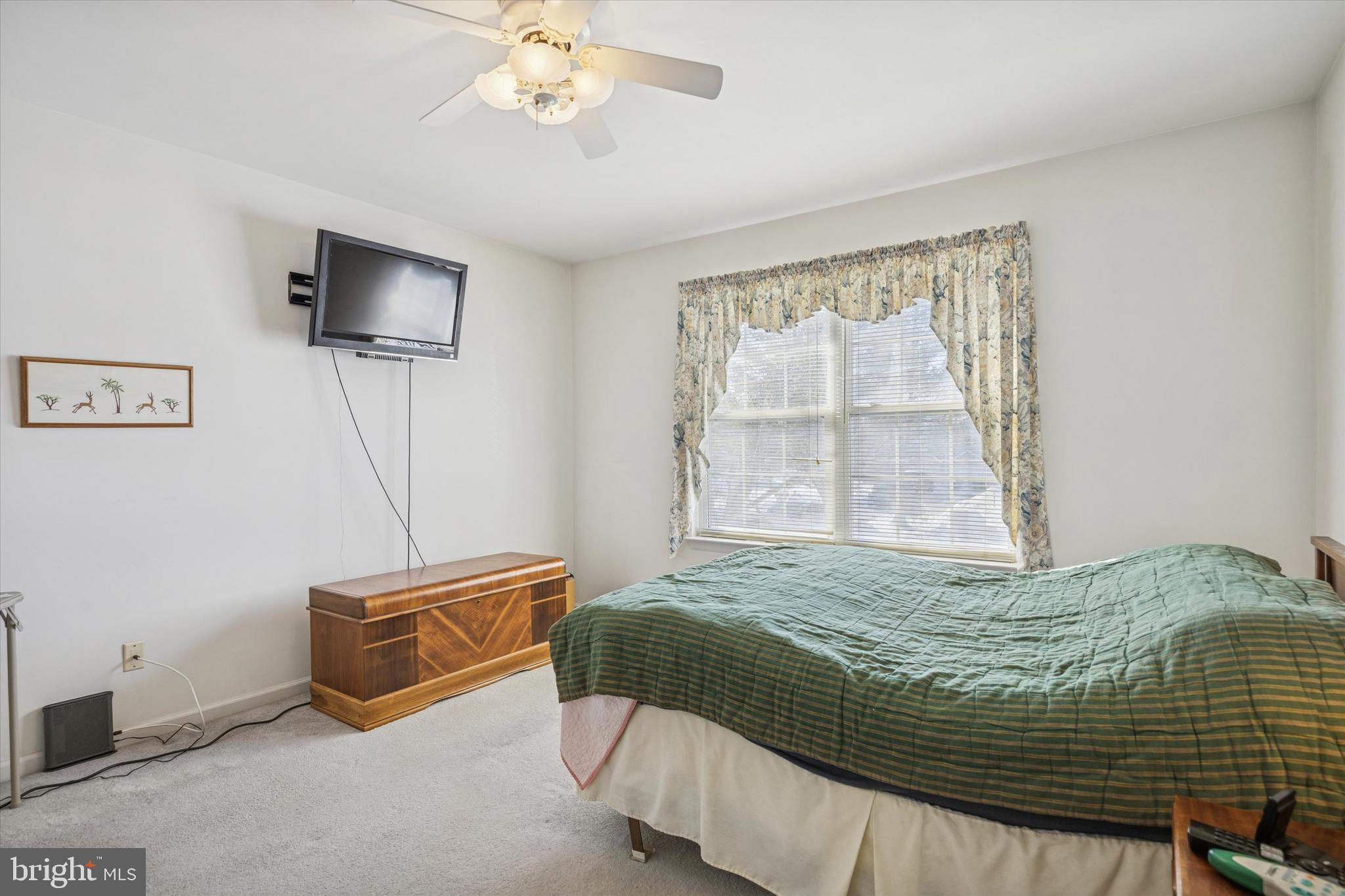 STRAWBERRY FIELDS - Residential