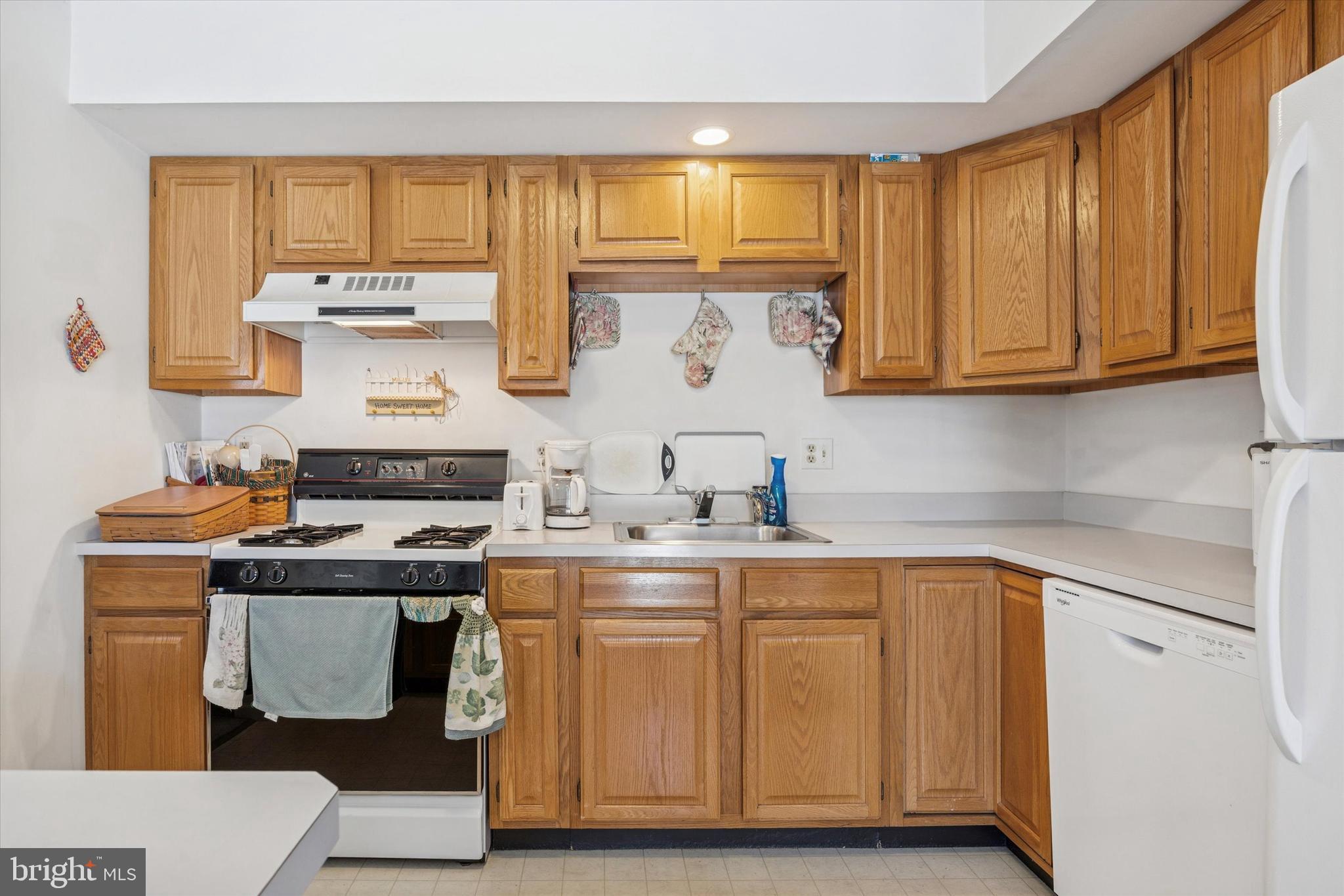 STRAWBERRY FIELDS - Residential