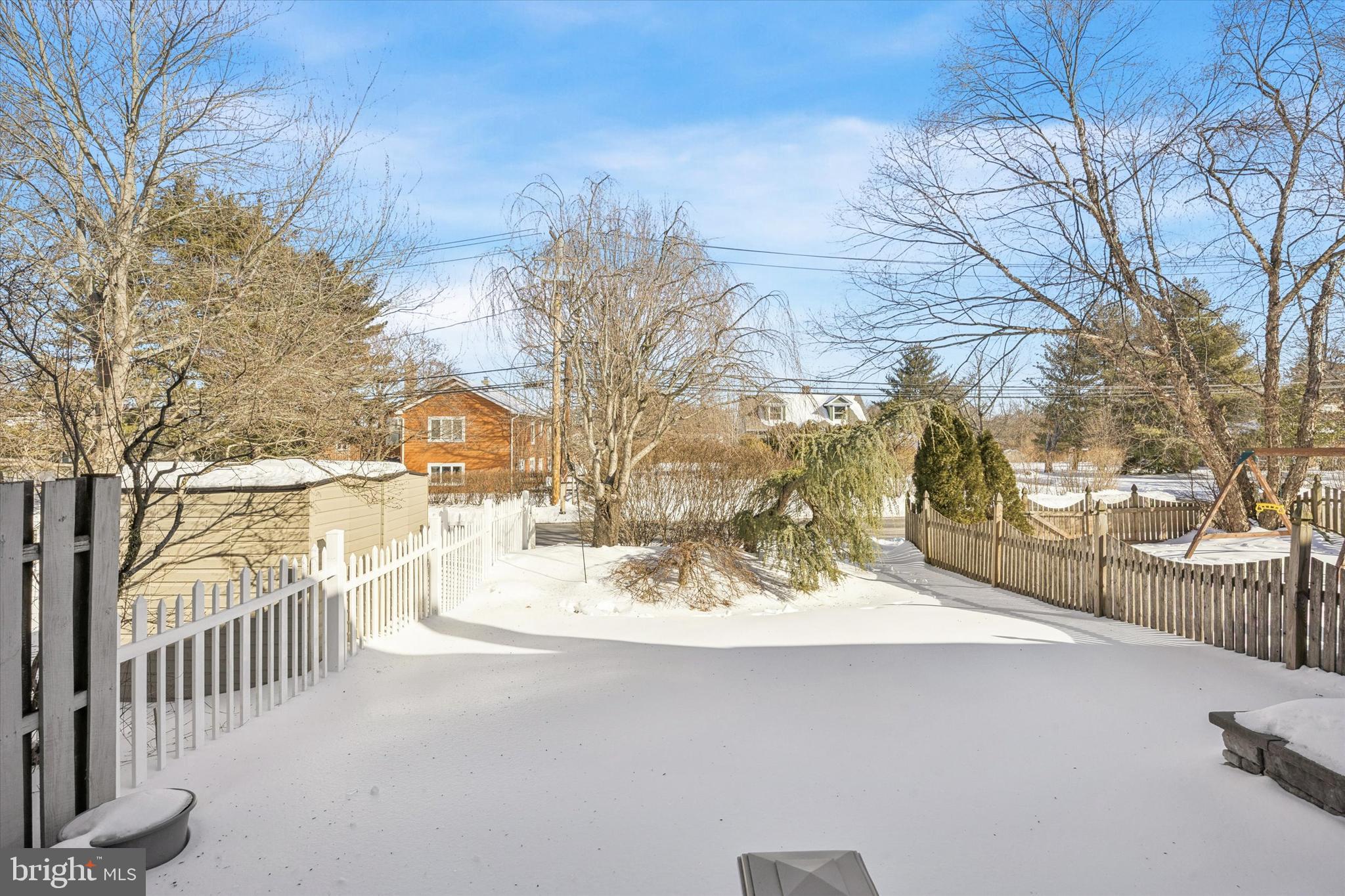 STRAWBERRY FIELDS - Residential