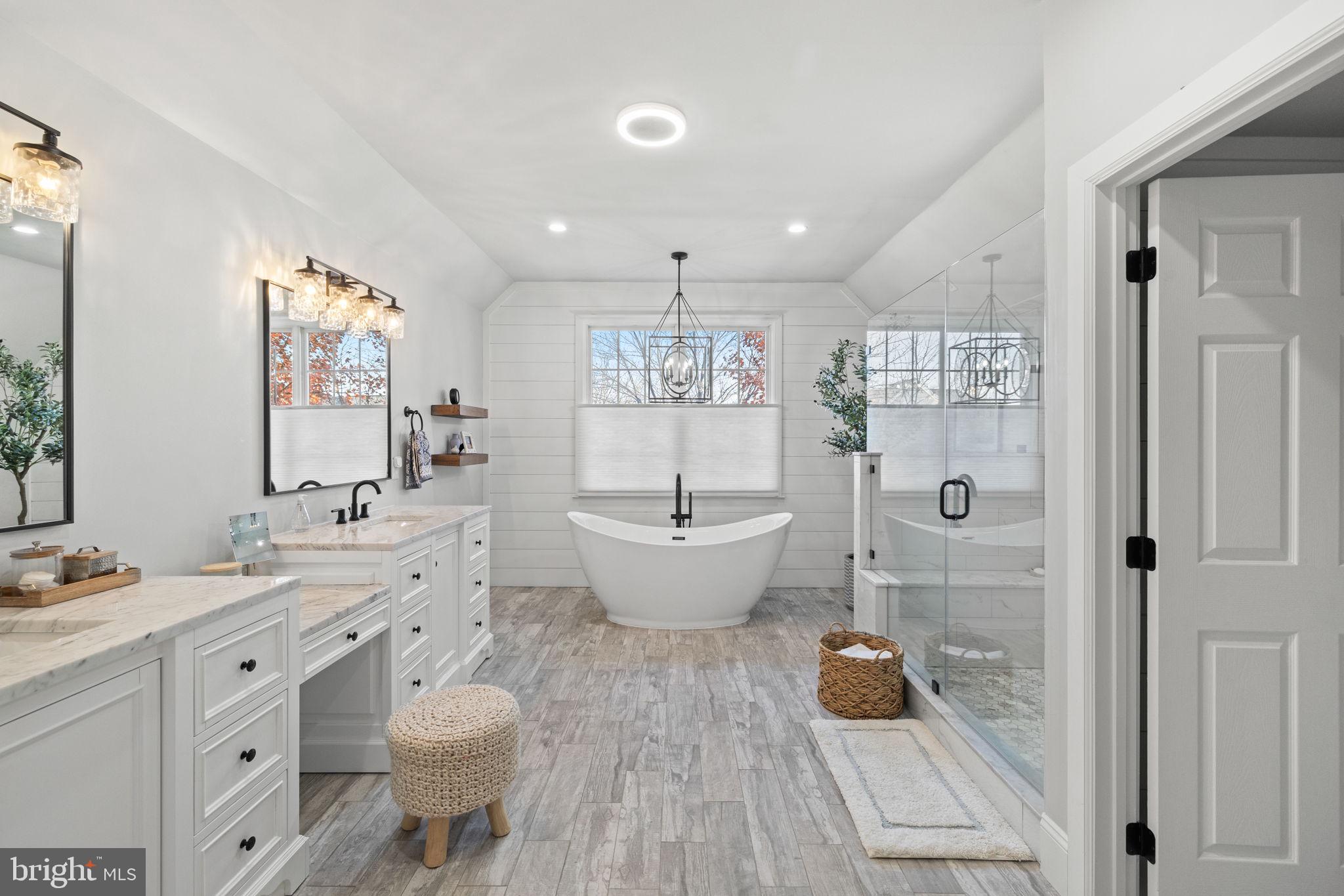 BLUE BELL CC - Residential