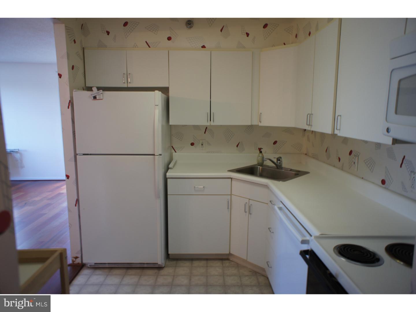 LOGAN SQUARE - Residential Lease