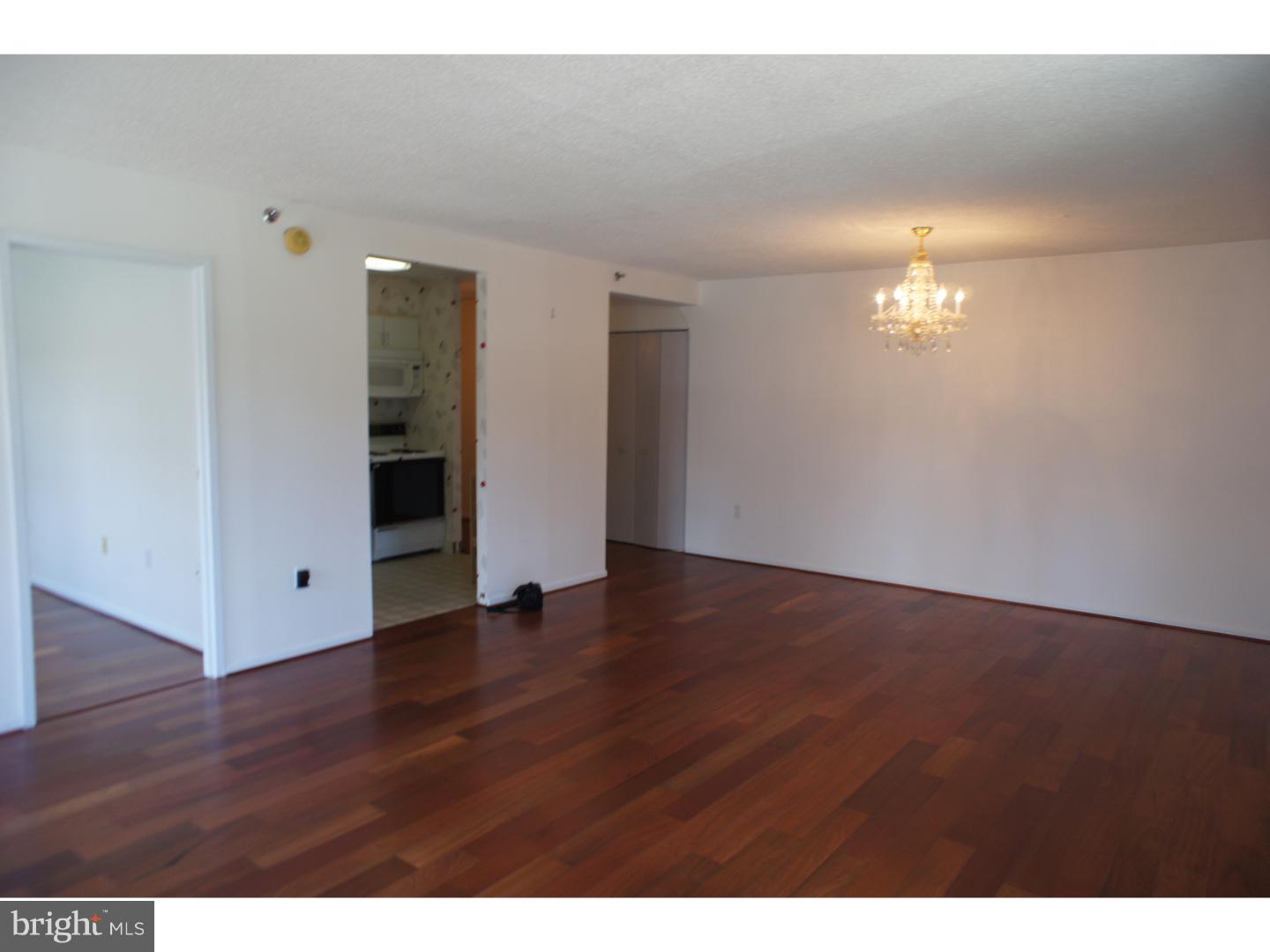 LOGAN SQUARE - Residential Lease