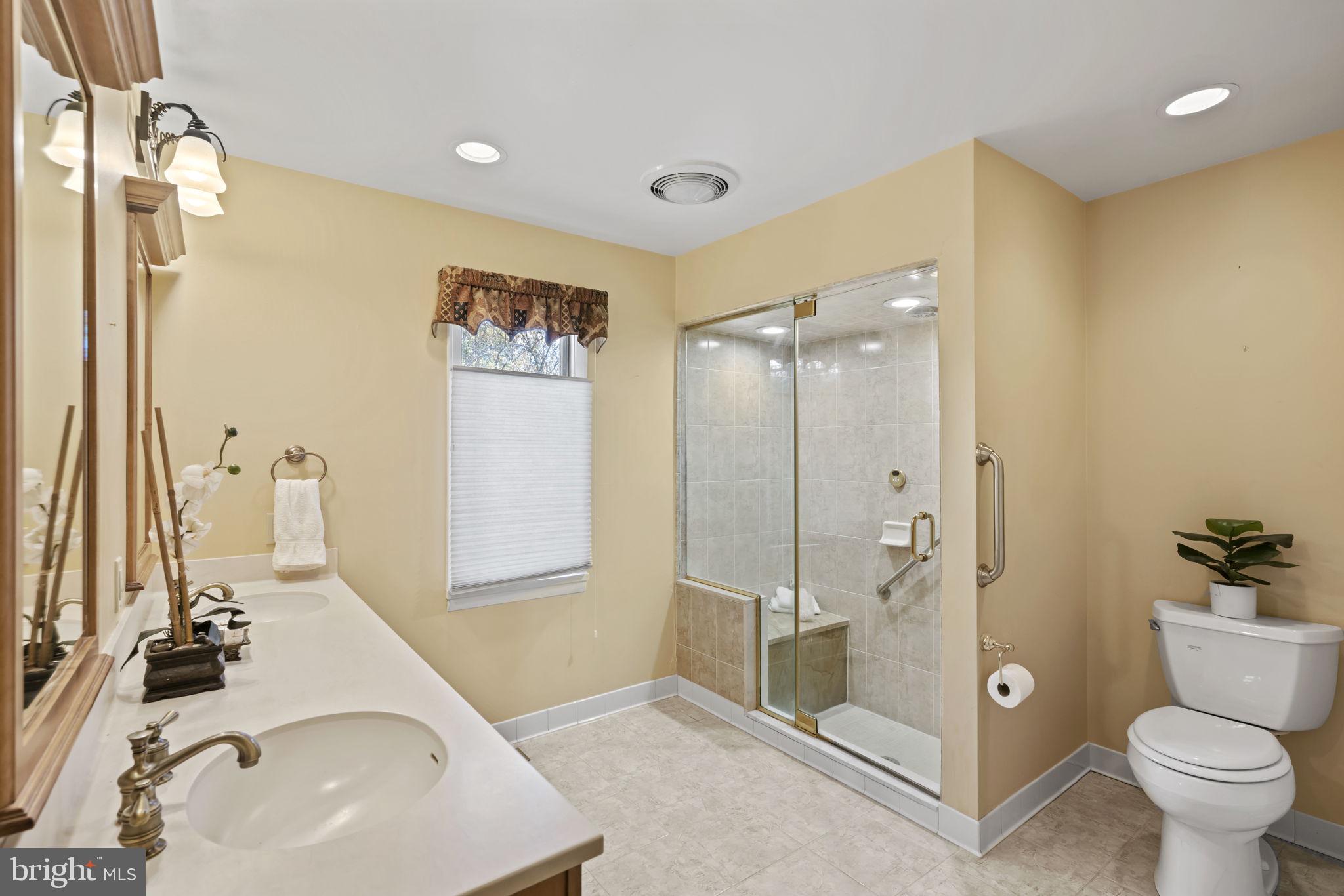 GLEN HILLS - Residential