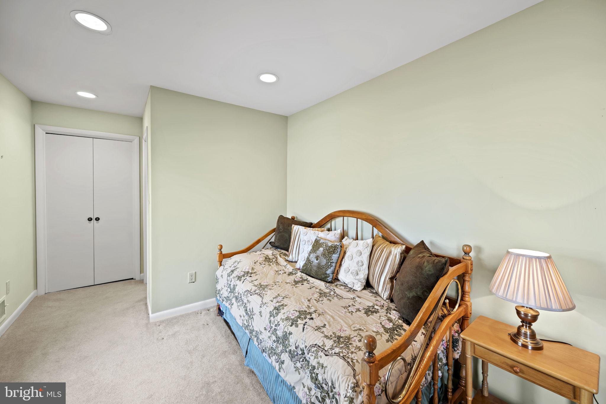 GLEN HILLS - Residential