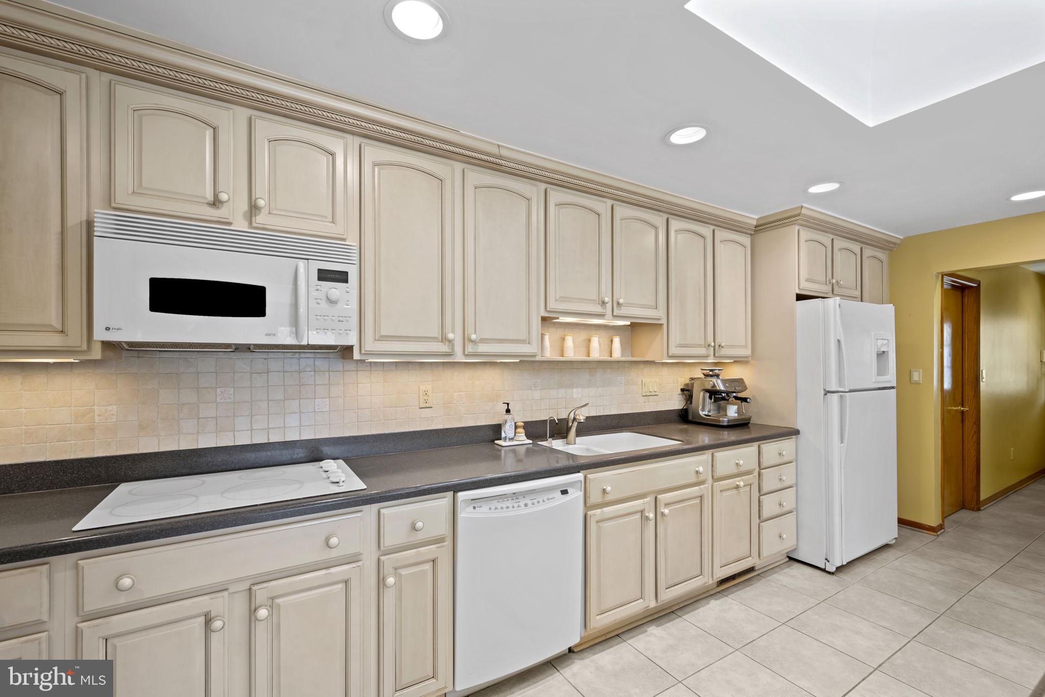 GLEN HILLS - Residential