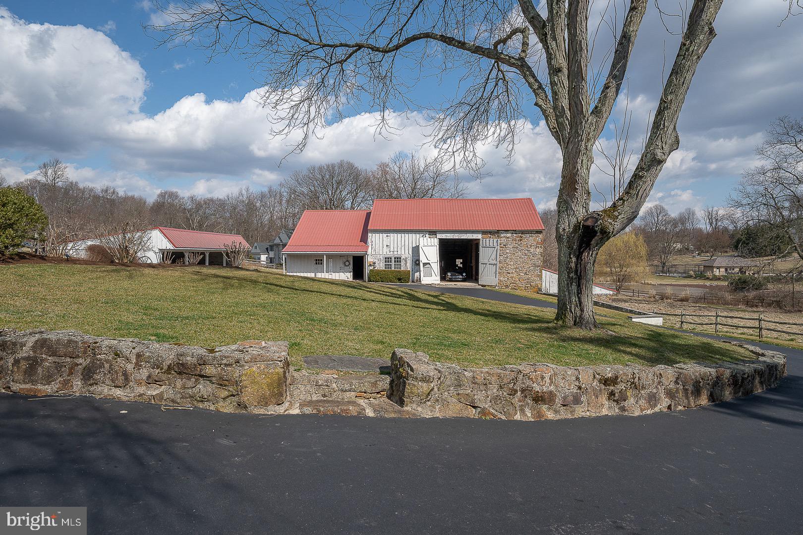 FOX POINTE - Residential