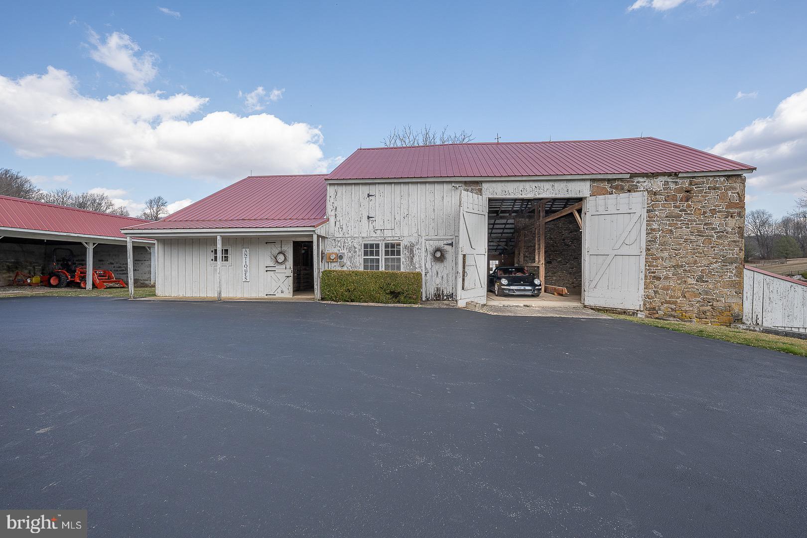 FOX POINTE - Residential