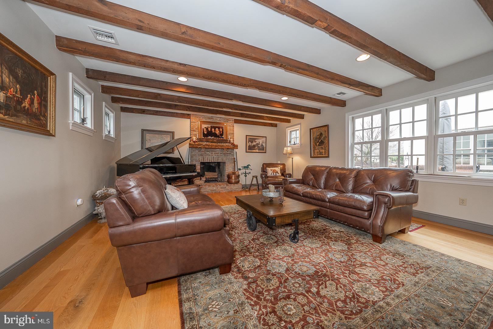 FOX POINTE - Residential