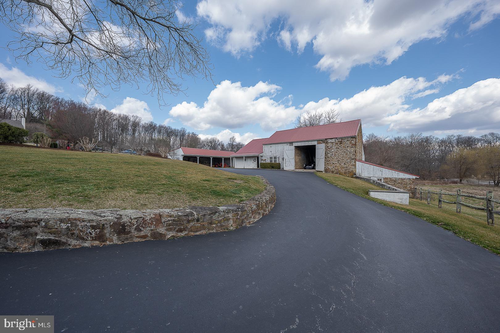 FOX POINTE - Residential