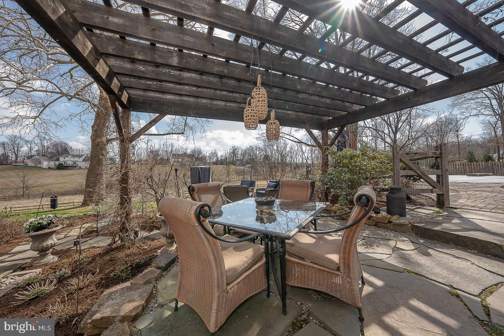 FOX POINTE - Residential