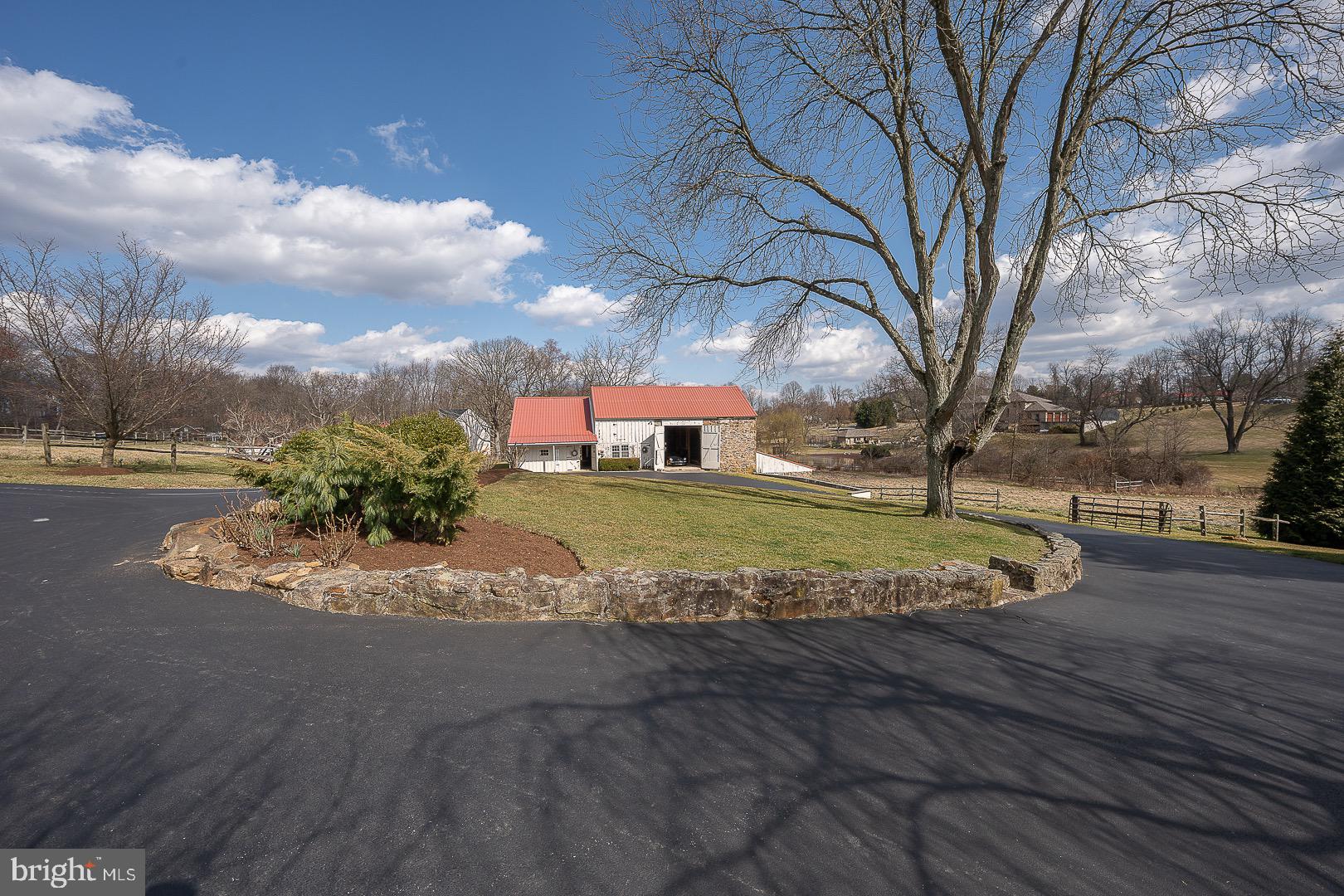 FOX POINTE - Residential