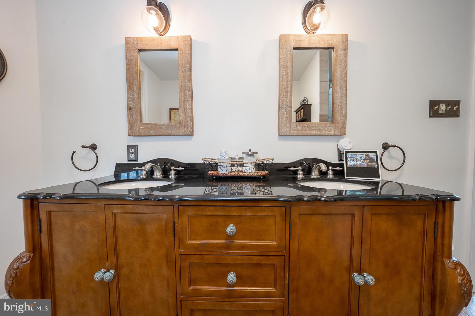 FOX POINTE - Residential