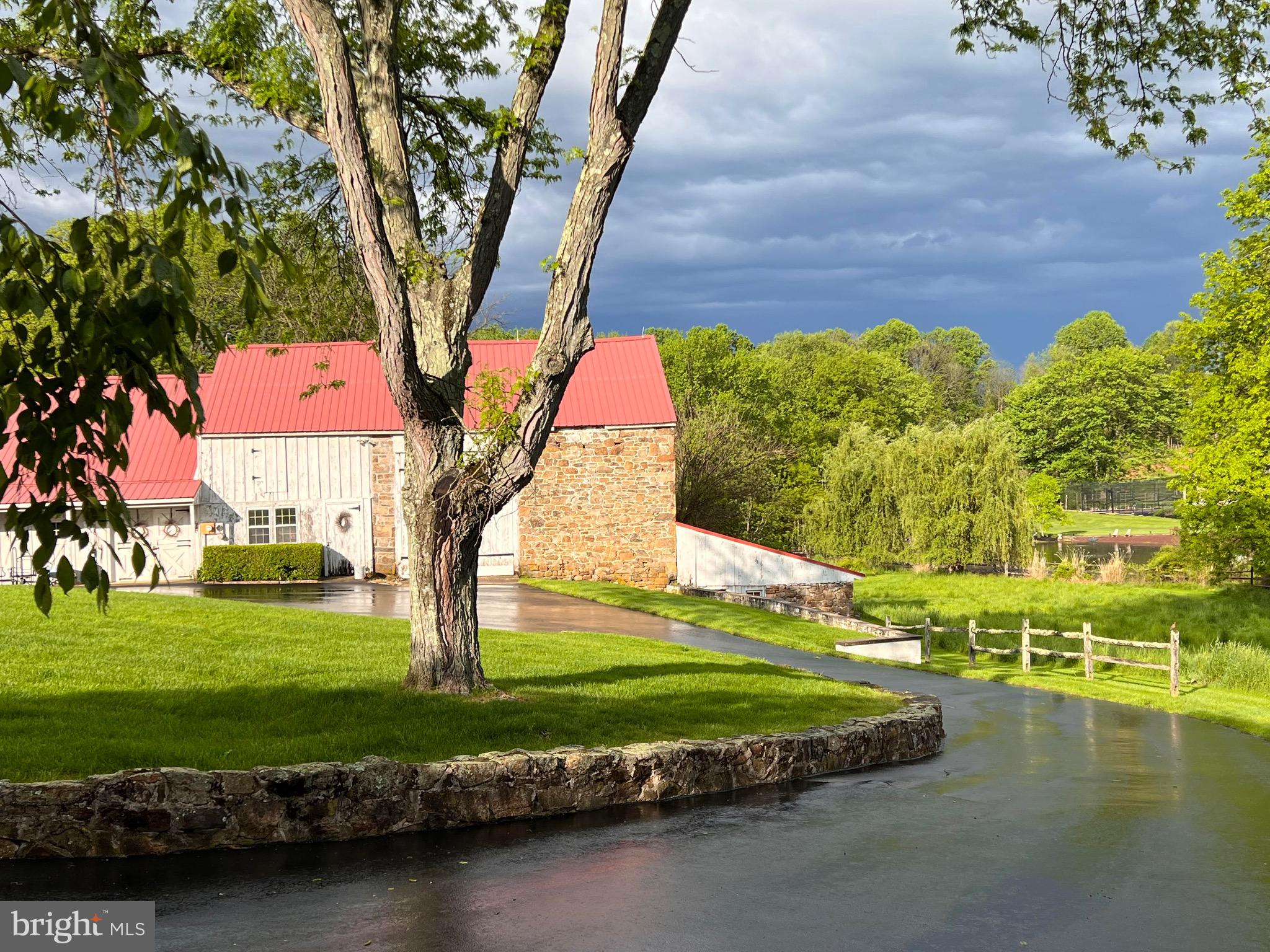 FOX POINTE - Residential