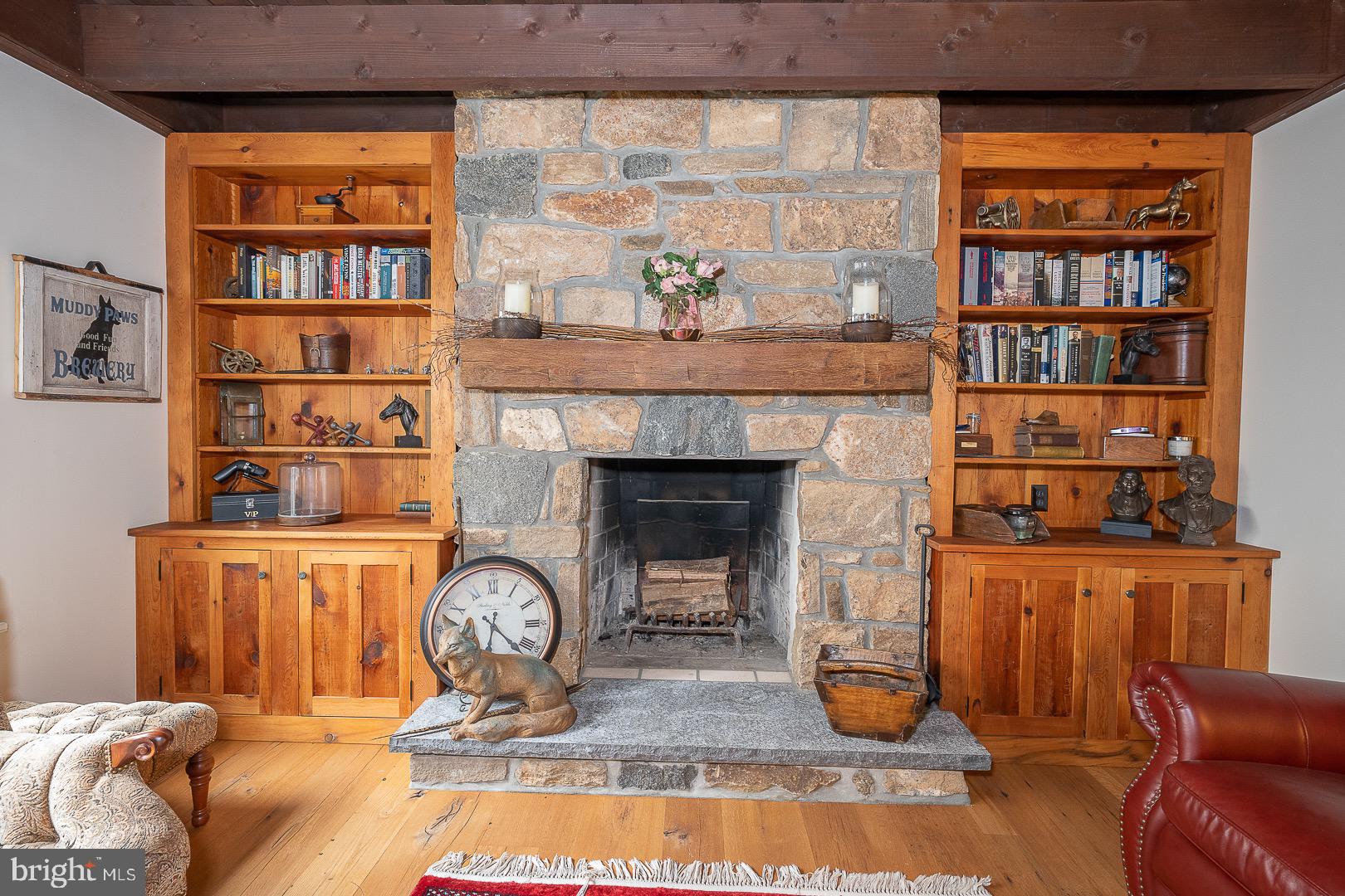 FOX POINTE - Residential