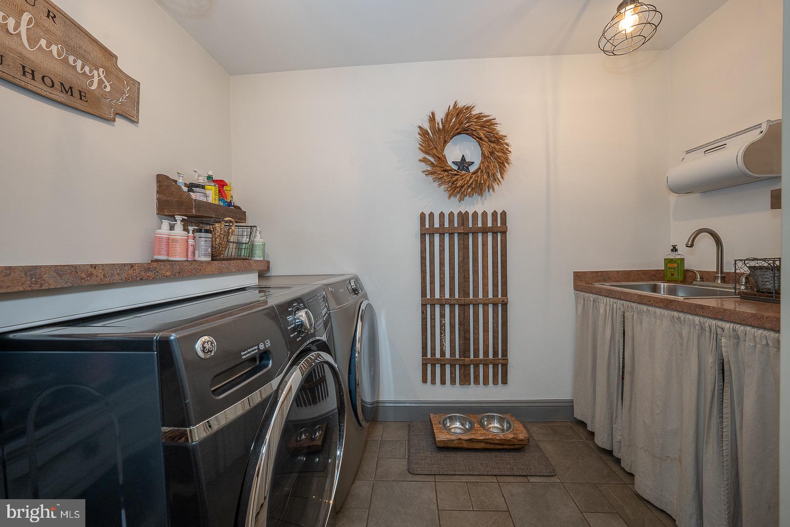 FOX POINTE - Residential