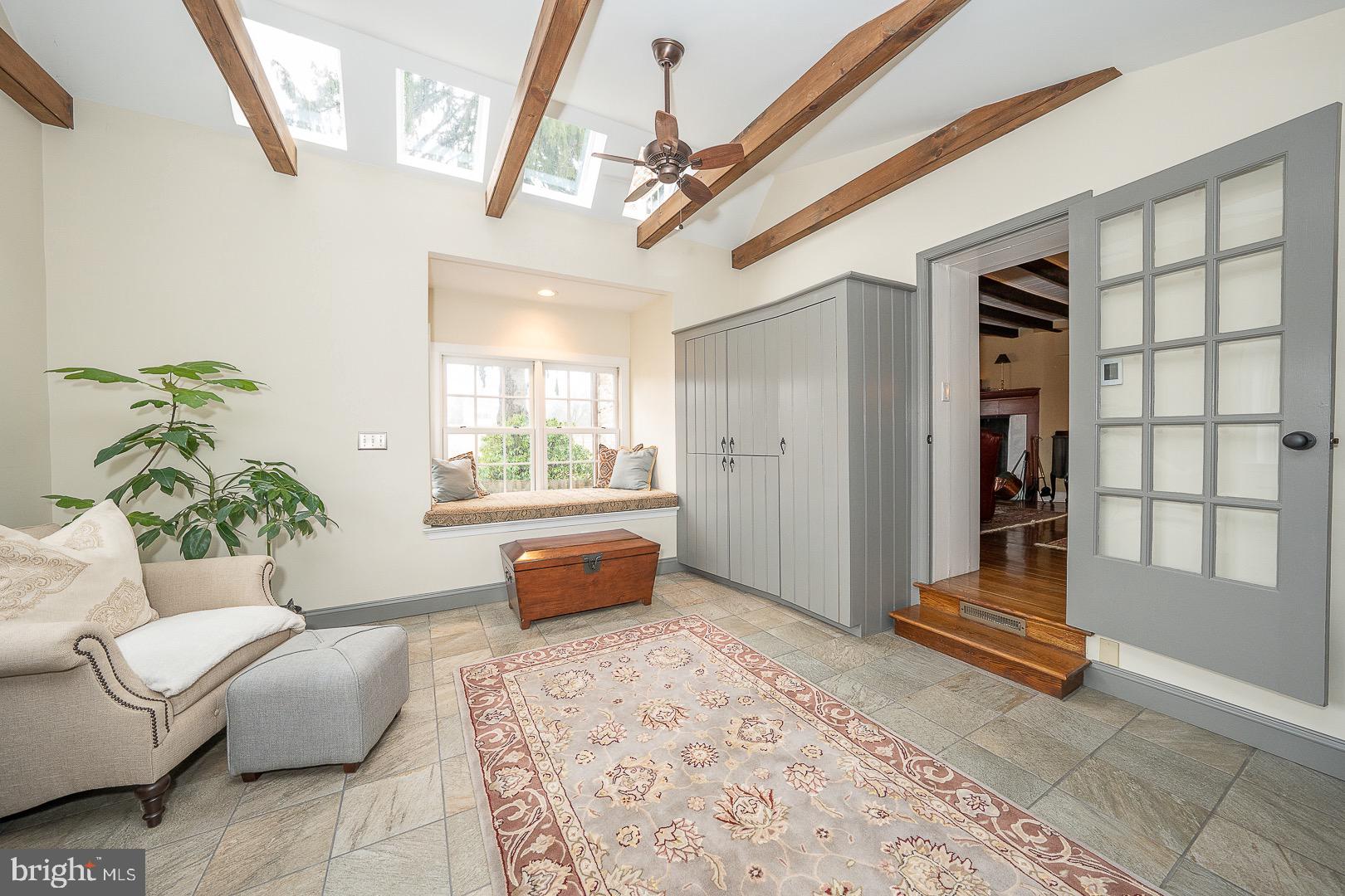 FOX POINTE - Residential