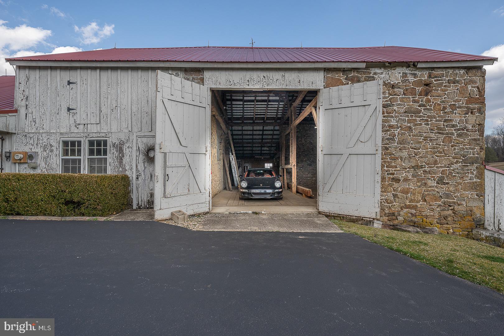 FOX POINTE - Residential