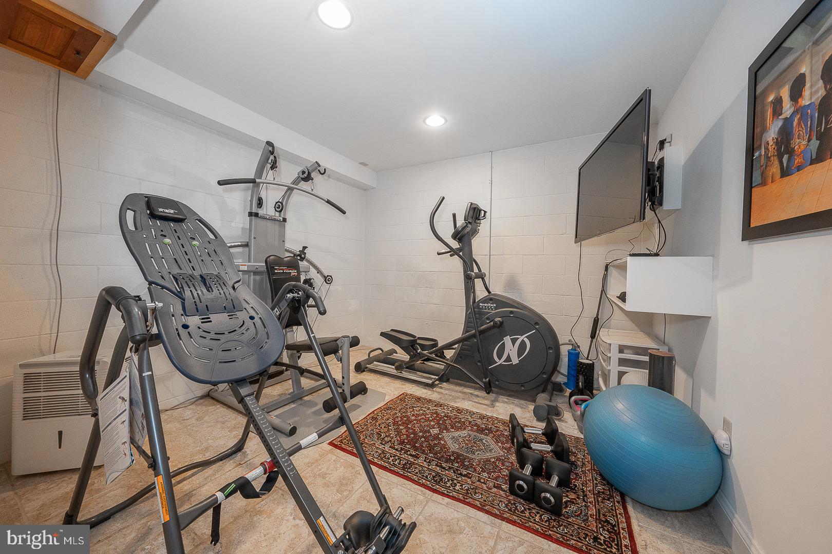 FOX POINTE - Residential