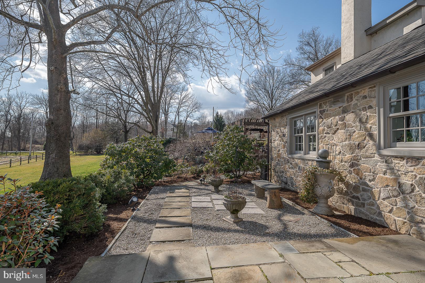 FOX POINTE - Residential