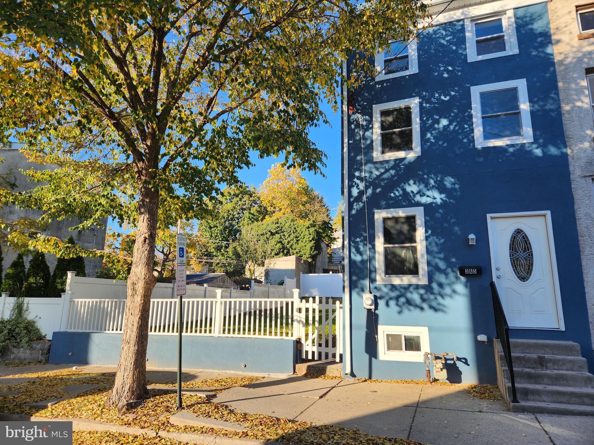 NORRISTOWN - Residential