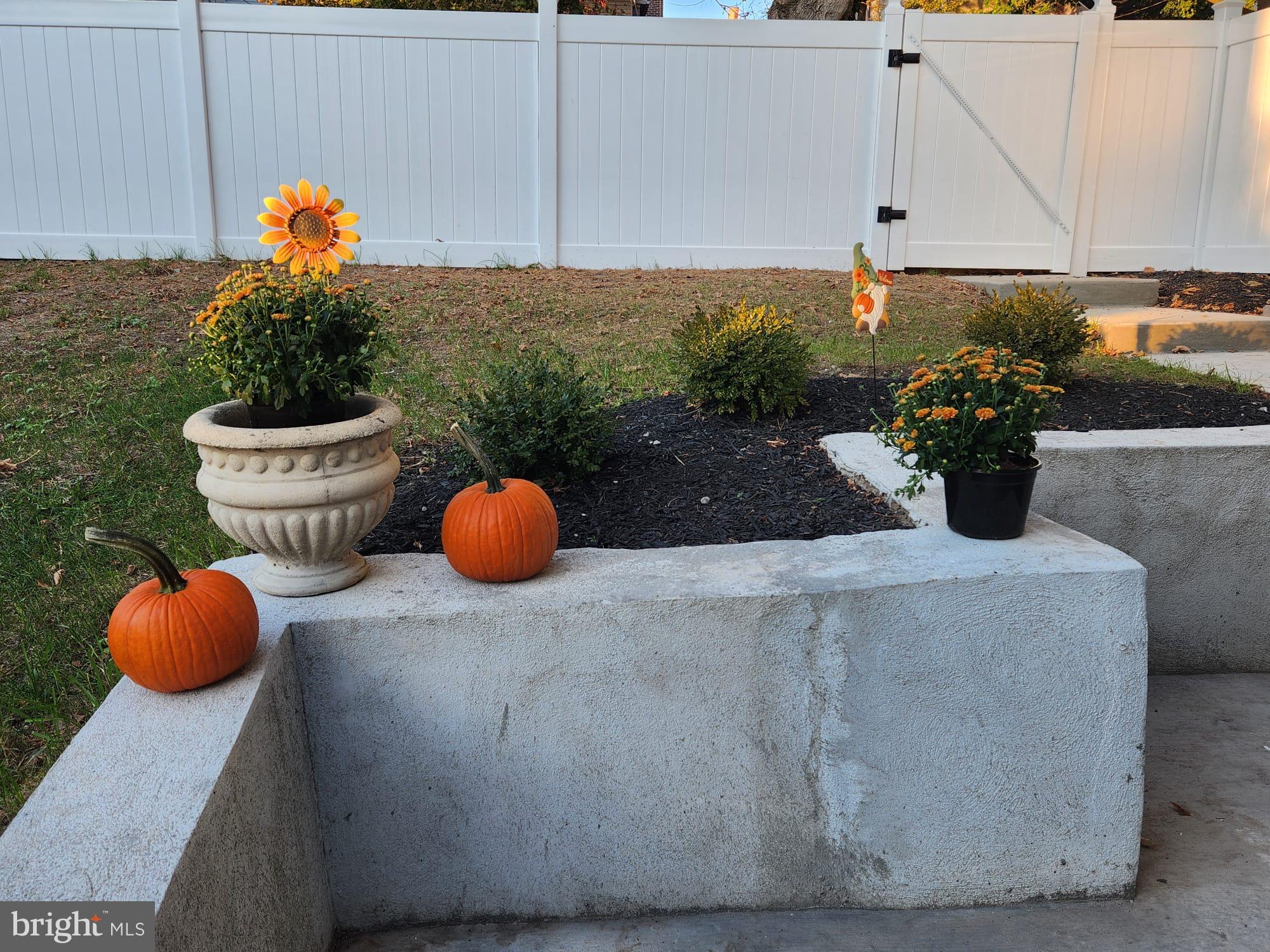 NORRISTOWN - Residential